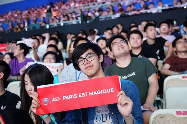 突发事件！海潮库奇在关键小组中脱颖而出， EDward Gaming 的双C输出满格，赢得了第一局